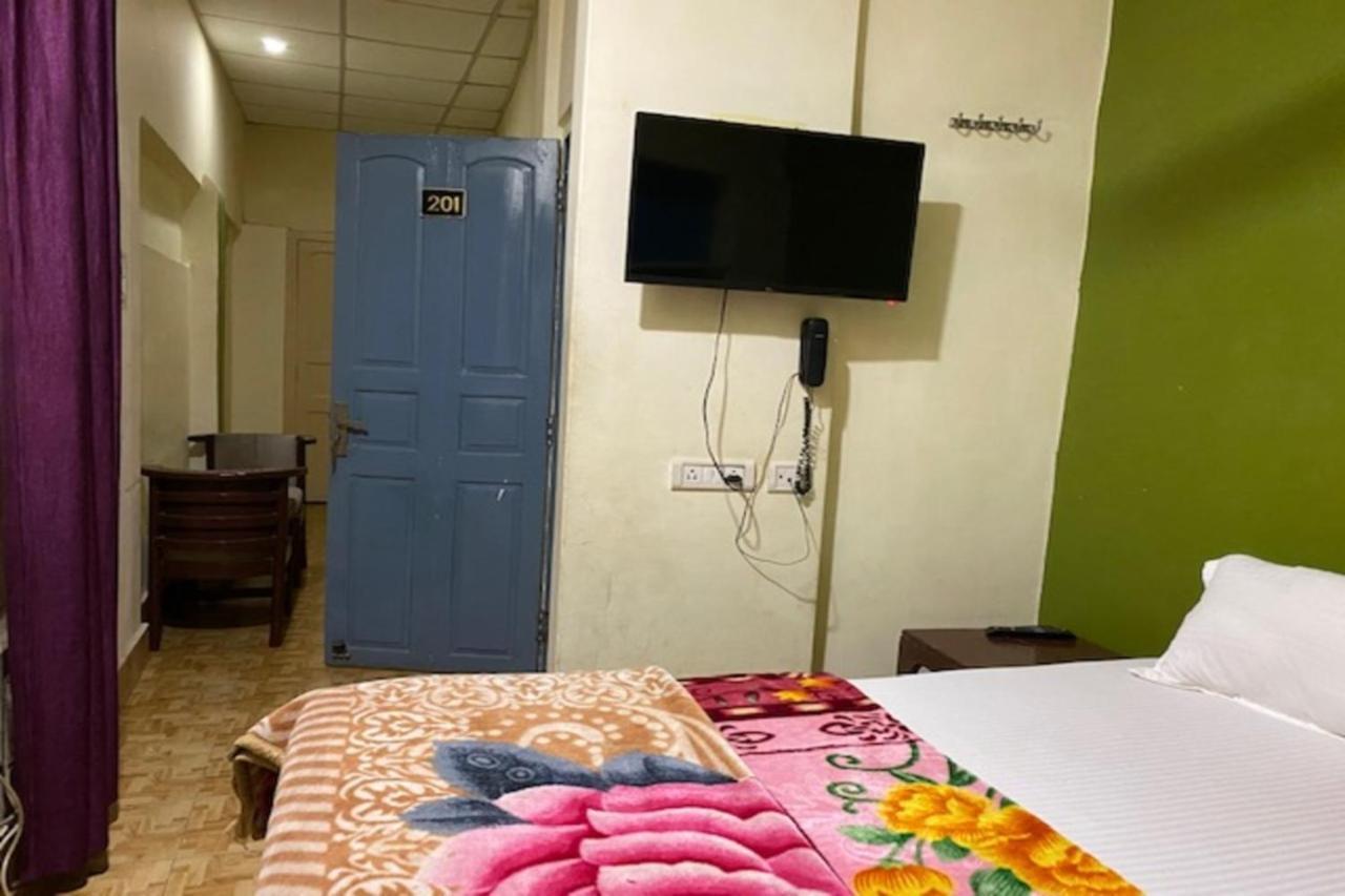 Vagabond Stay Hostel 바라나시 외부 사진